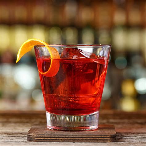Jun 4, 2023 · Learn how to make a Negroni, a classic Italian cocktail of gin, Campari and sweet vermouth. Find out the history, variations and tips of this easy-to-drink drink that has been around since the early 20th century. 